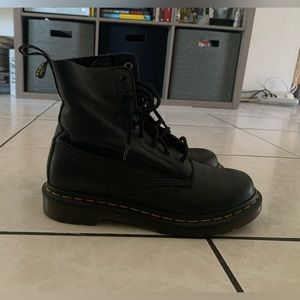 Dr Martens PASCAL Black boots